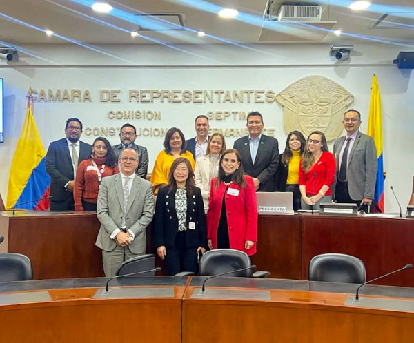 El Cáncer gástrico: un enemigo silencioso  La Facultad de Salud hace presencia en la Cámara de Representantes