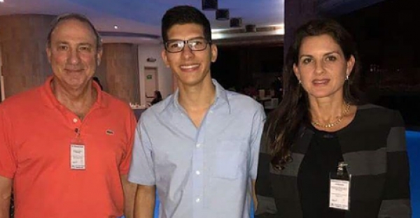 Estudiante de Univalle gana beca de la Sociedad Americana Contra el Cáncer