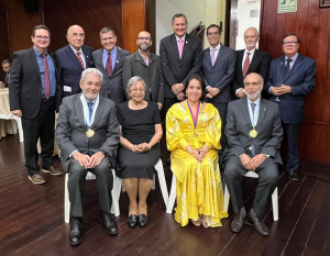 Docentes de la Facultad de Salud recibieron distinciones por parte de la Academia de Medicina del Valle del Cauca
