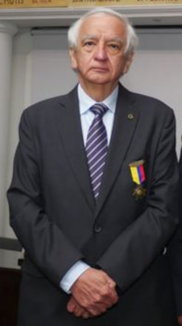 Egresado de Univalle nuevo presidente de la Academia Nacional de Medicina